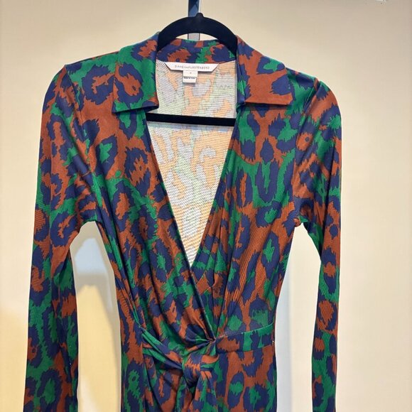 Diane Von Furstenberg Savahanna Silk Faux Wrap Animal Print Dress - Picture 4 of 12